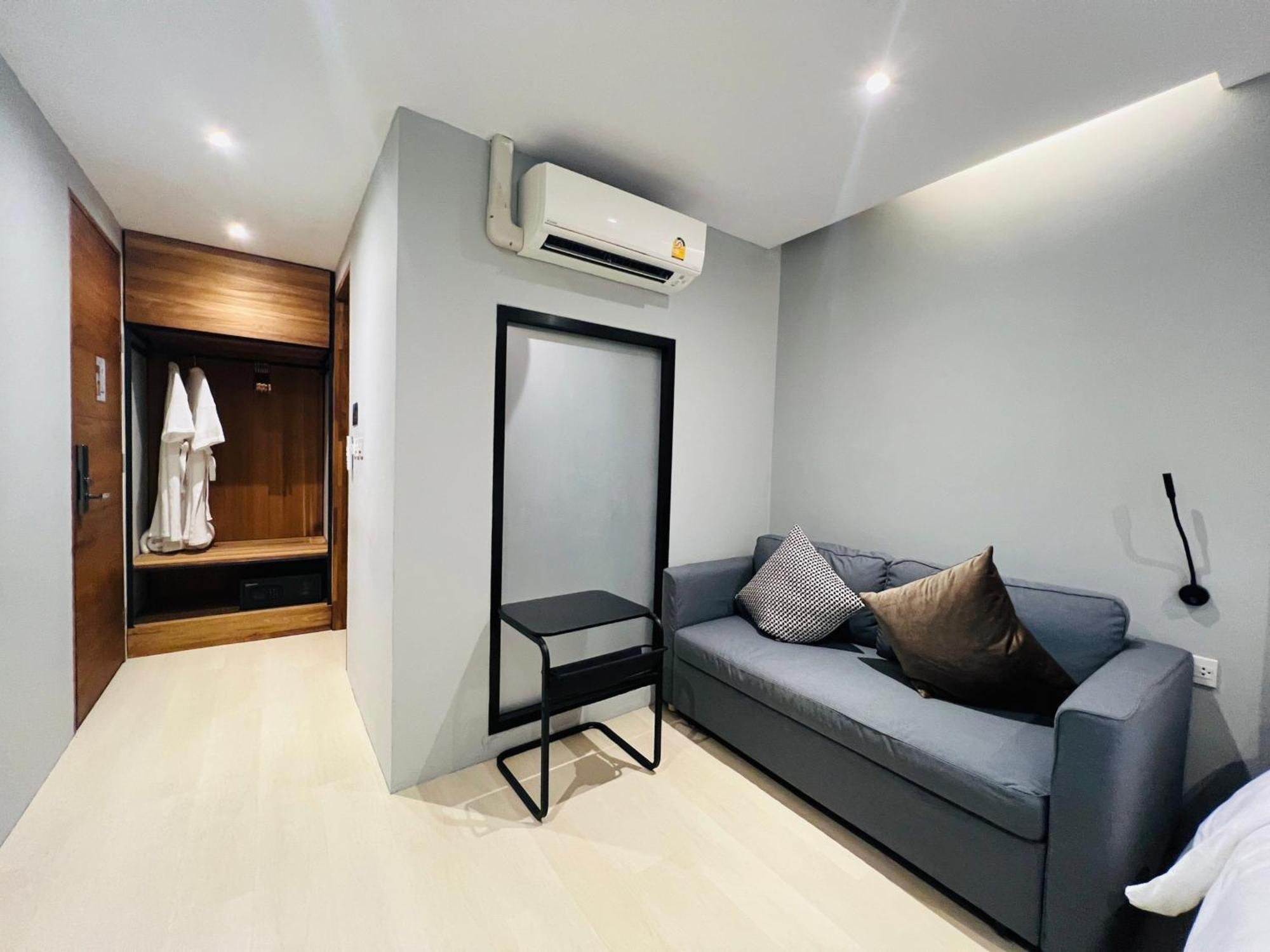 Woodstory Boutique Hotel Bangkok Exterior photo